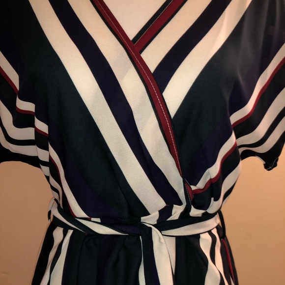 GREEN STRIPES TOP! - Picture 6 of 6